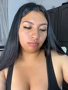 Issa_Santana webcam
