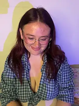 AliaMiller_ webcam