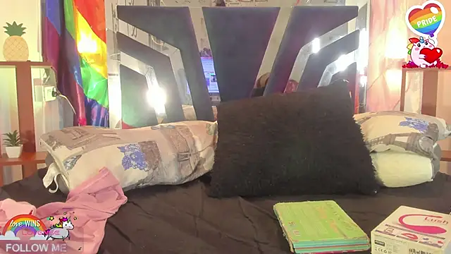 Charlotte_Landry__ webcam