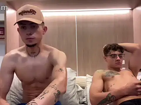 strongManLatino webcam