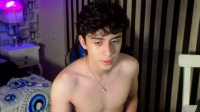 MikeVoss_ live Stripchat room