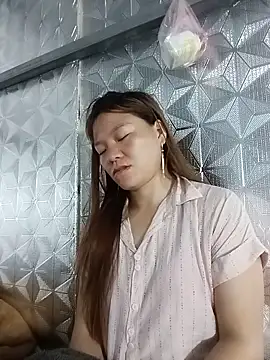 Watch lya_sexyy live on EroticFlix - High definition streams