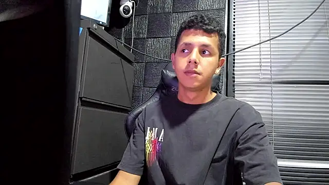 boy_bigcock24cm webcam