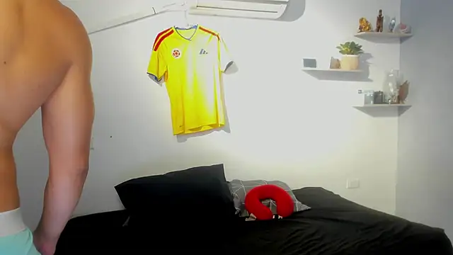 Kris_Khalifa69 live Stripchat room