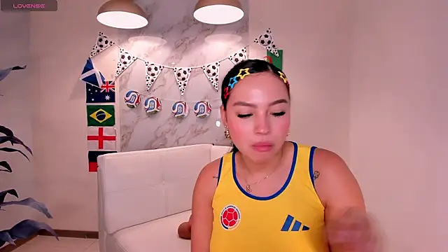 mollyjones_ - MollyJones_'s free webcam - UK Sex Cams