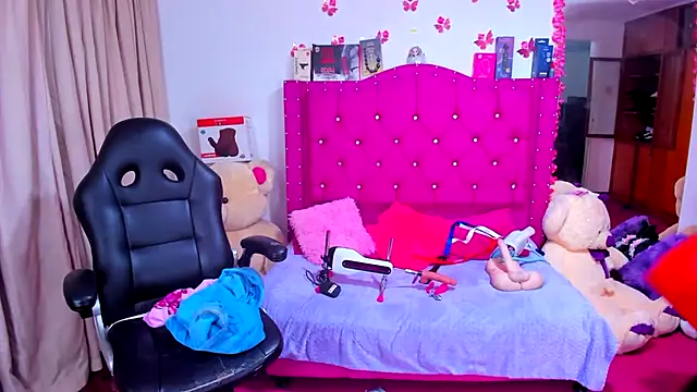 Luna_Analya live cam on StripChat