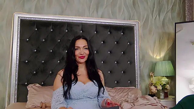 GraceMontclaire live cam on StripChat