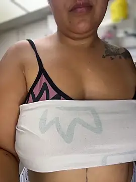 latina_curvy22