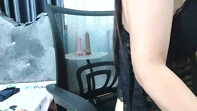 Mila_99 webcam