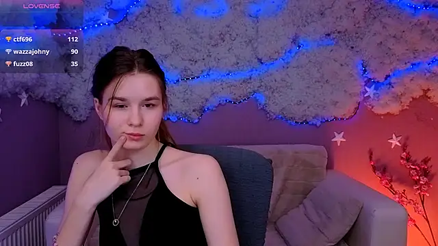 angie_foxy1