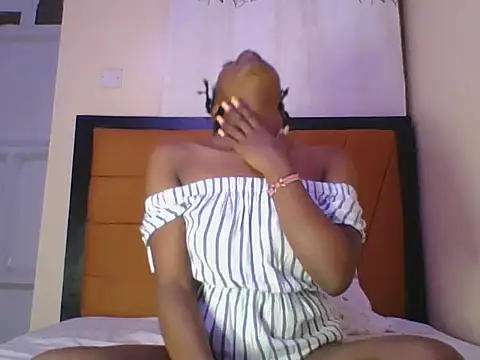 Ellaa_doll webcam
