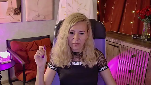 donnasmitth (F milf) - make me happy