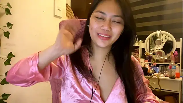 GlindaDejardin live cam on StripChat