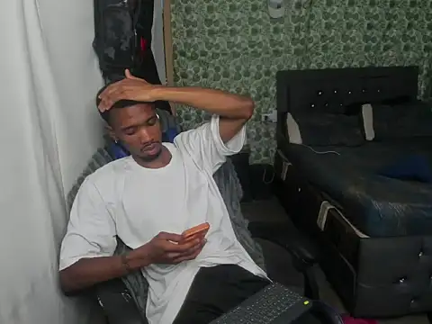 Kofi_exotic_2 webcam