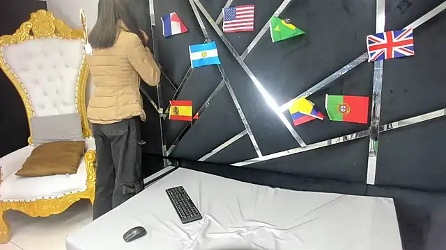 Aisha_hotts777 webcam