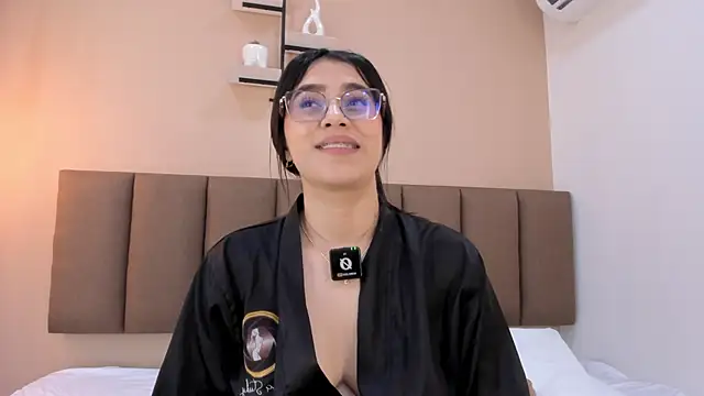 Amy_wats0n live cam on StripChat
