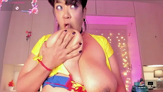 Watch VickyRuiz_ live on EroticFlix - High definition streams