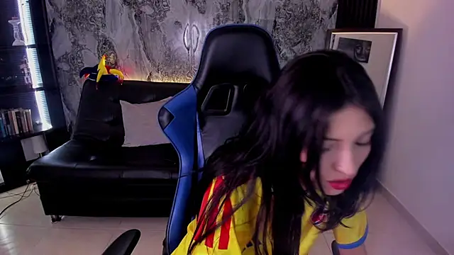 Mia_Clay1 webcam