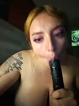 Deimoonblack26 webcam