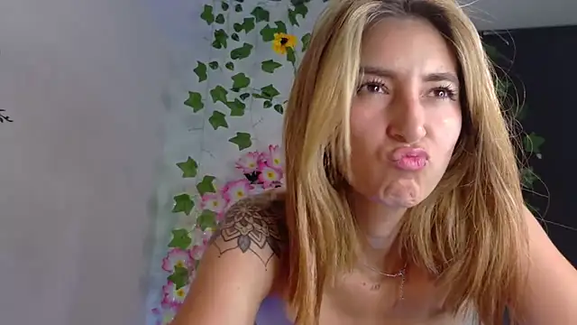 Mis_Cersi webcam