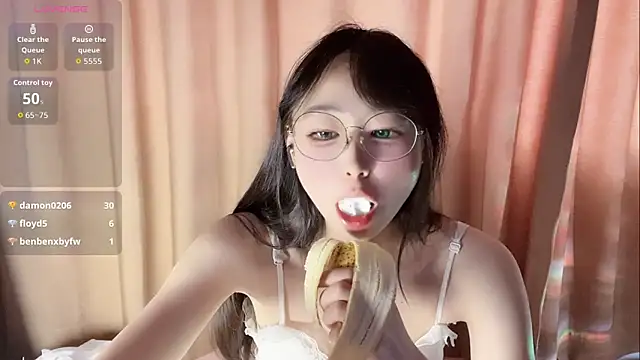 Watch xinxinzii live on EroticFlix - High definition streams