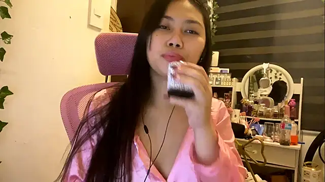 Watch GlindaDejardin live on EroticFlix - High definition streams