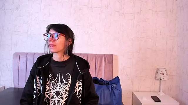Watch Alis_Roze live on EroticFlix - High definition streams