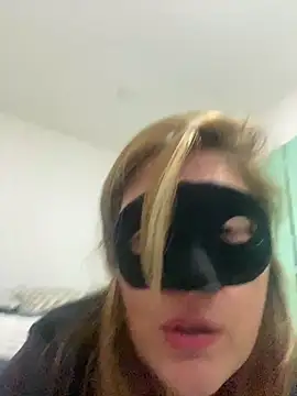 Watch lulupiecitosamor live on EroticFlix - High definition streams