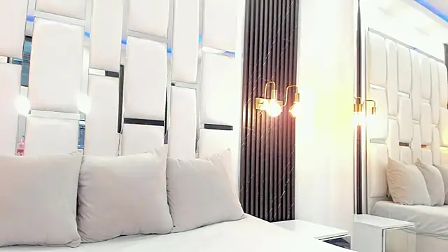 Maia_Clark520 webcam