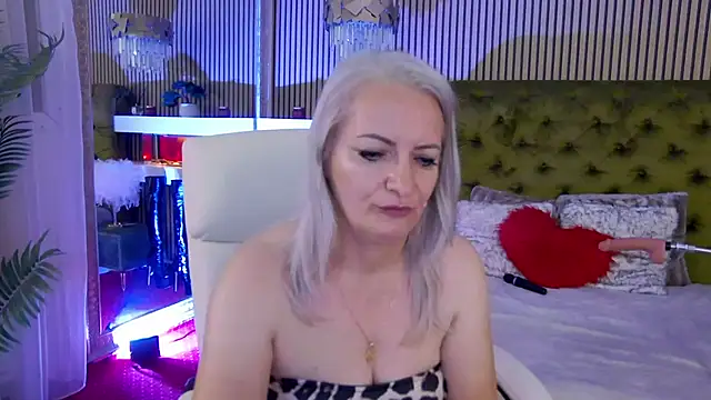 LadyTouch webcam