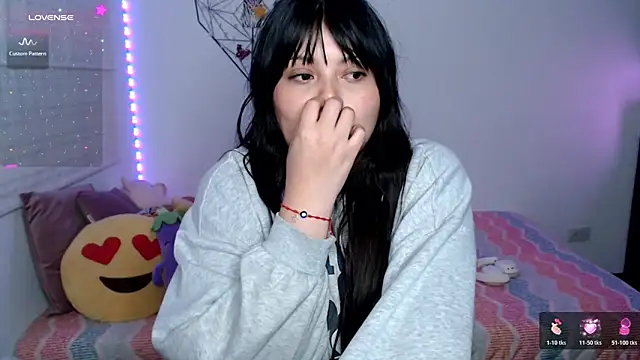 Watch EllieMoonX live on EroticFlix - High definition streams