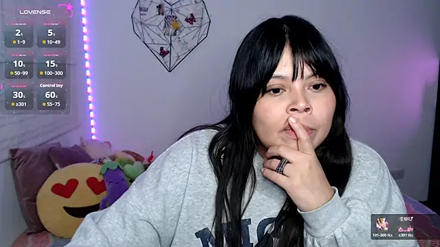 EllieMoonX webcam