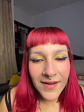Amelie-RedHoney webcam