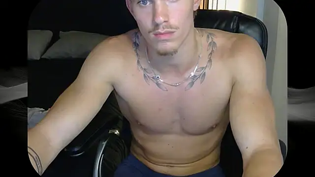 TheNicoRyder live Stripchat room