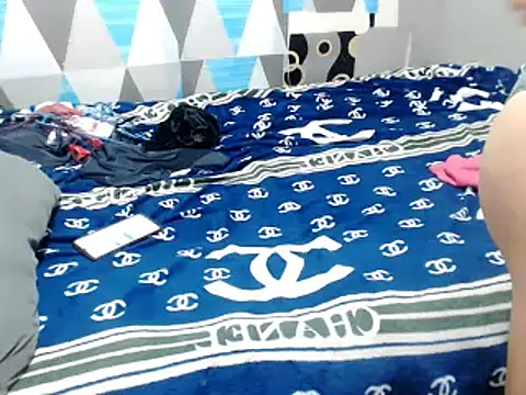 trish_curvecock - Trish_CurveCock's free webcam - UK Sex Cams