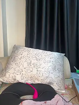 Bella_kiki webcam