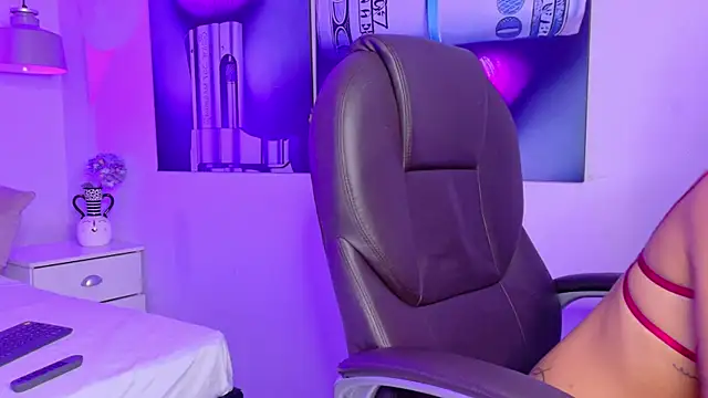 Watch BunnyWolf_ live on EroticFlix - High definition streams