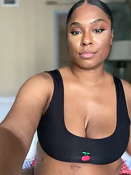 CandyLuxxxx webcam