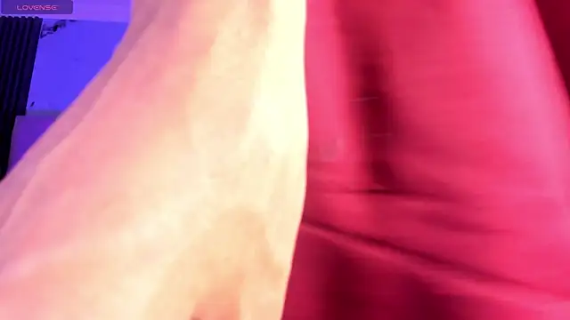 candyandmarilyn (G teen) - put 2 fingers in the pussy