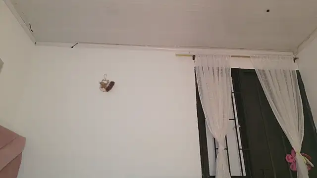 eva_sin18 live sex cam