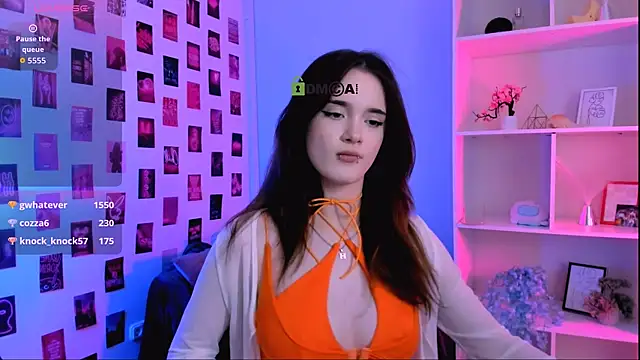 liana_kisses webcam