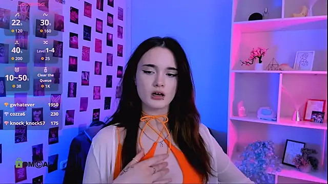liana_kisses webcam