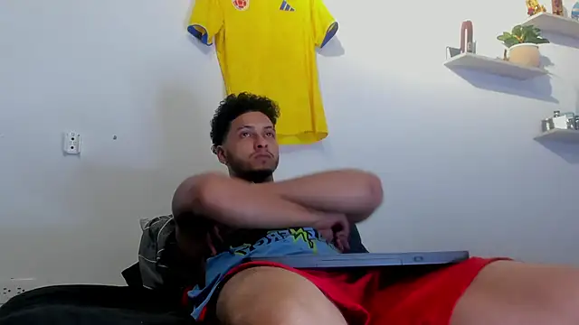 Kris_Khalifa69 live Stripchat room