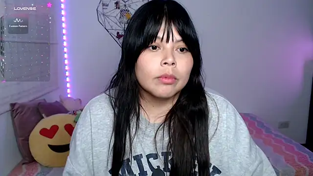 EllieMoonX webcam