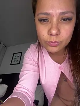 Pretty__Milf webcam