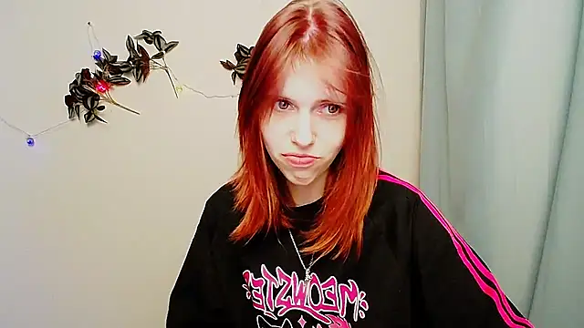 GuessMe___ live cam on StripChat