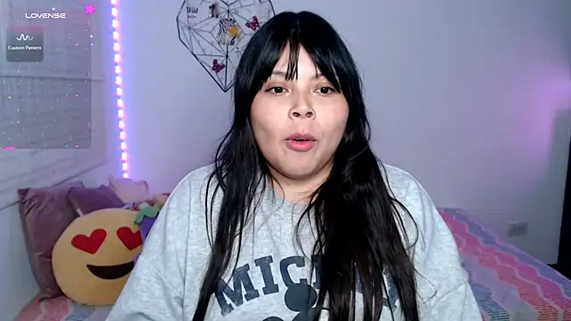 EllieMoonX webcam