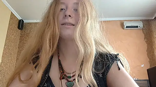 Watch KateVibe_01 live on EroticFlix - High definition streams