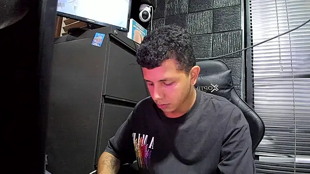 boy_bigcock24cm webcam