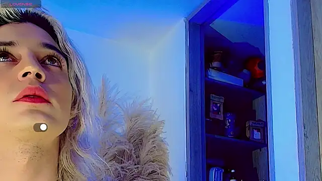 honey_skin webcam